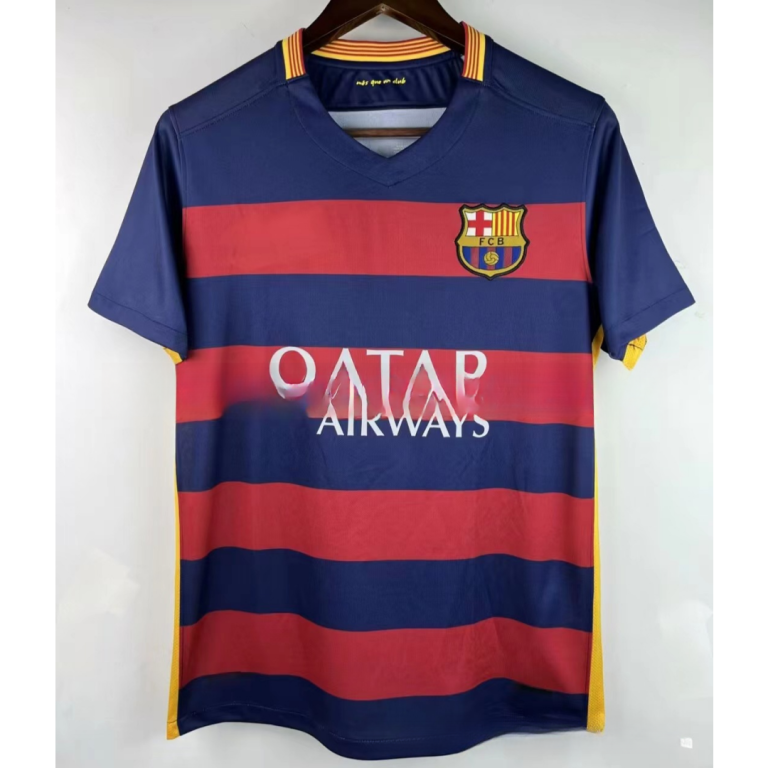 Sports Jersey Over Hoodie: The IT Fusion Style with Versatile Trends and Consumer Preferences